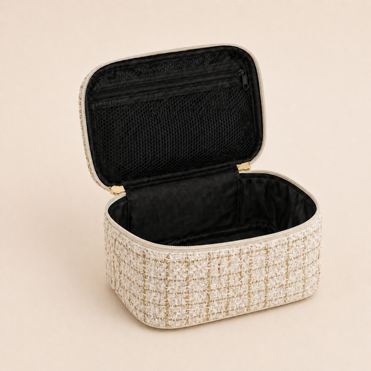 The Signature Keep in shade Pearl with open lid.